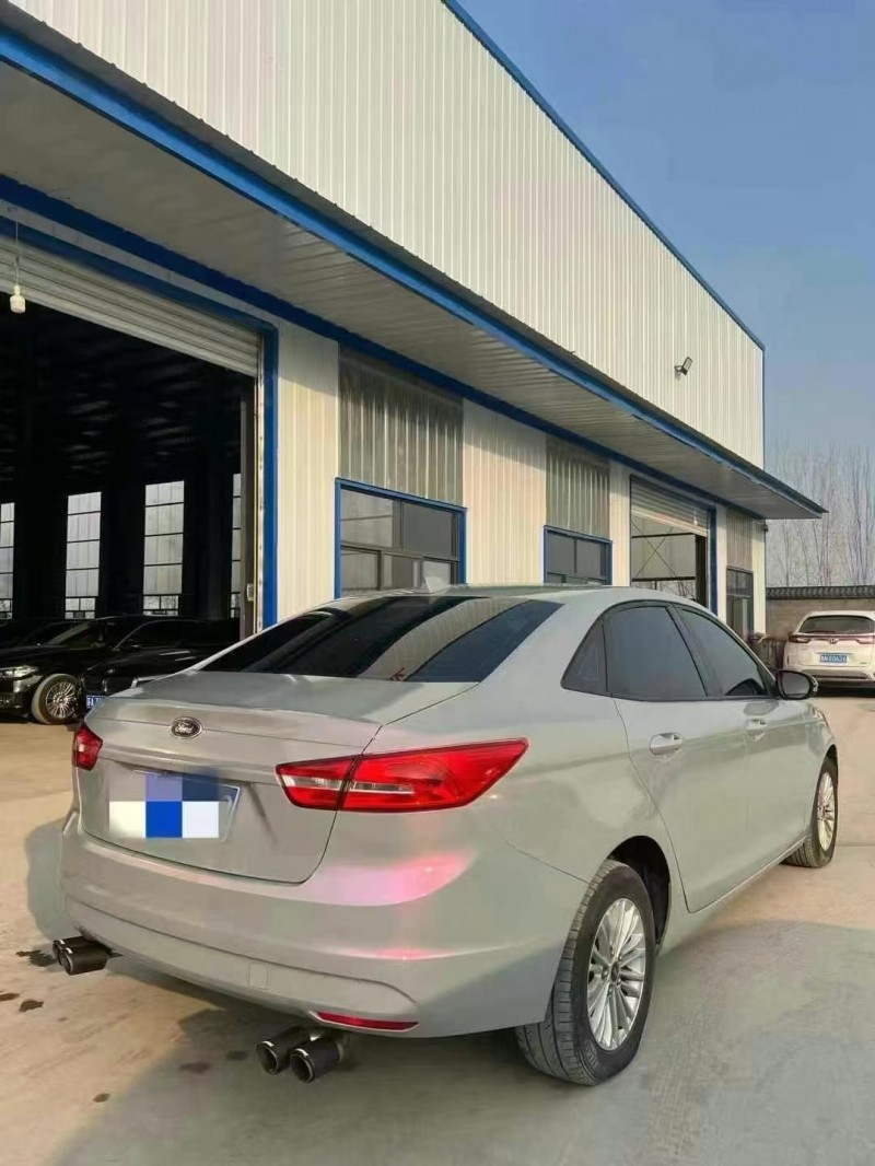 菏泽16年福特福睿斯9