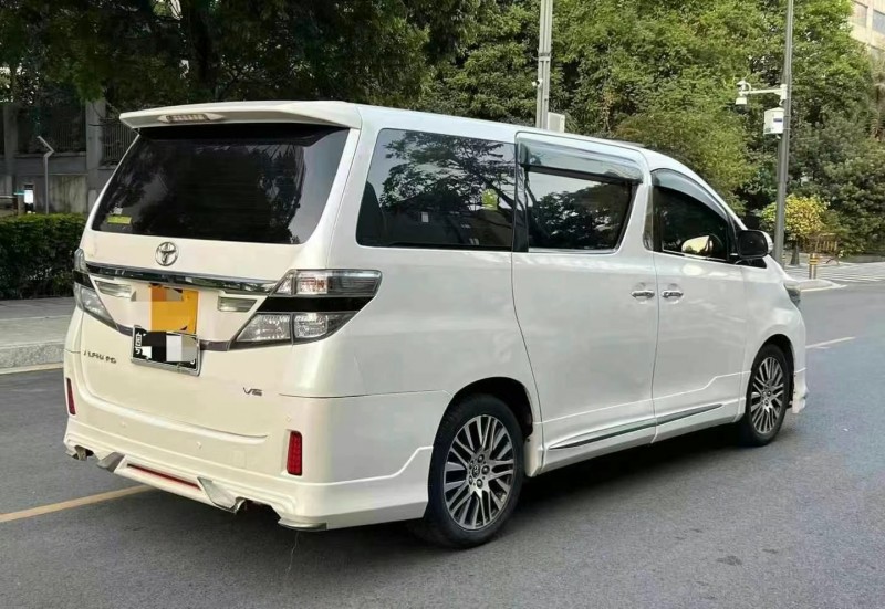 深圳13年豐田埃爾法8