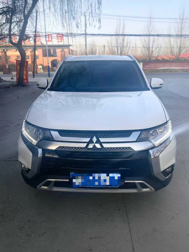 保定19年三菱欧蓝德1