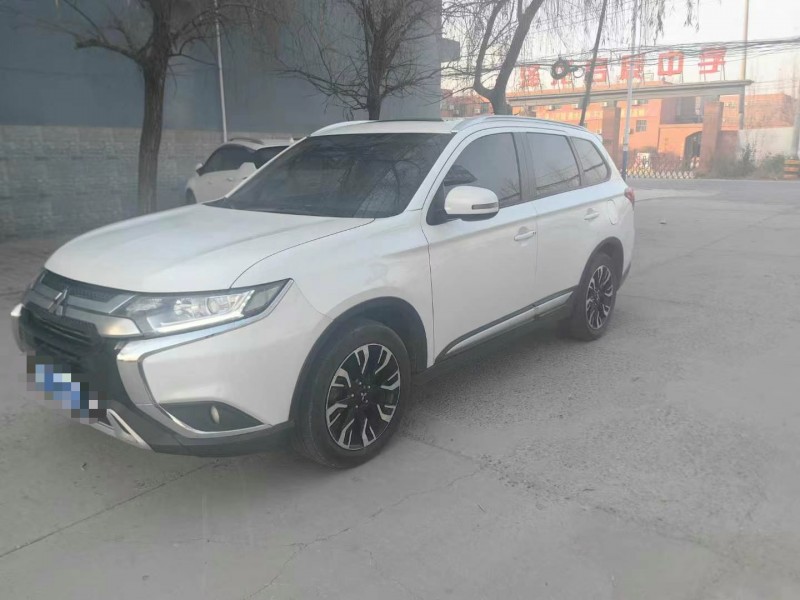 保定19年三菱欧蓝德2