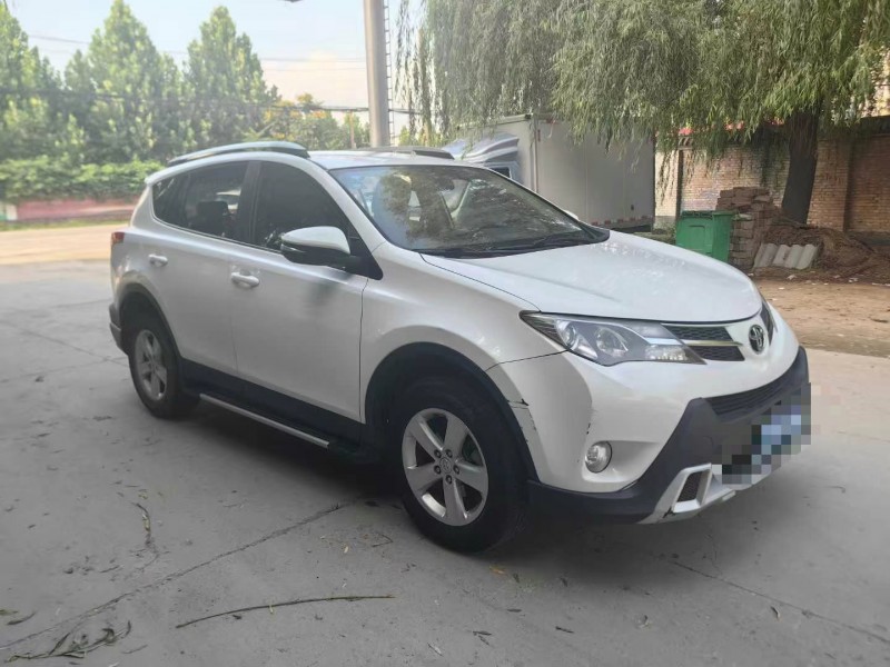 保定13年丰田RAV43