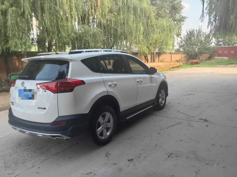 保定13年丰田RAV44