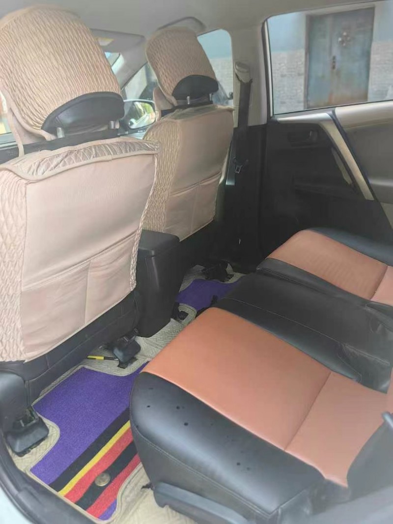 保定13年丰田RAV48