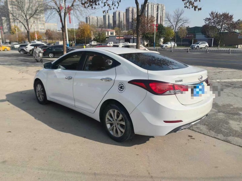 保定17年现代朗动5