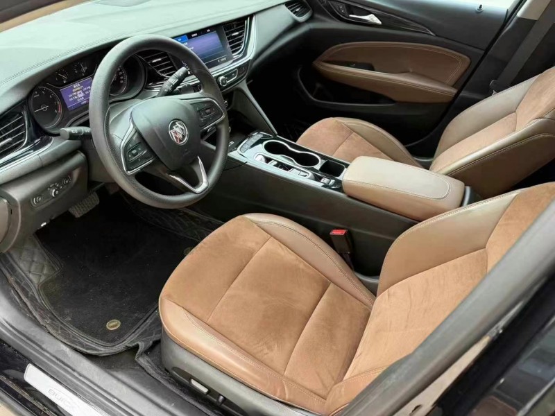 济宁23年别克君威4