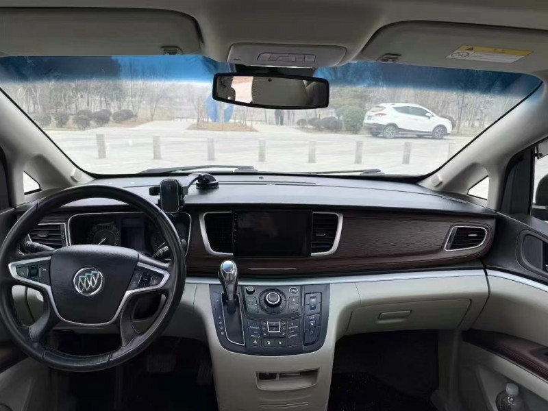 菏泽17年别克GL82