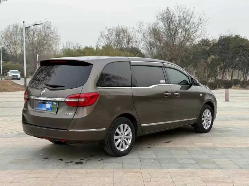 菏泽17年别克GL84