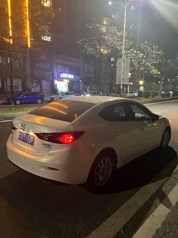 江門18年馬自達昂克賽拉5