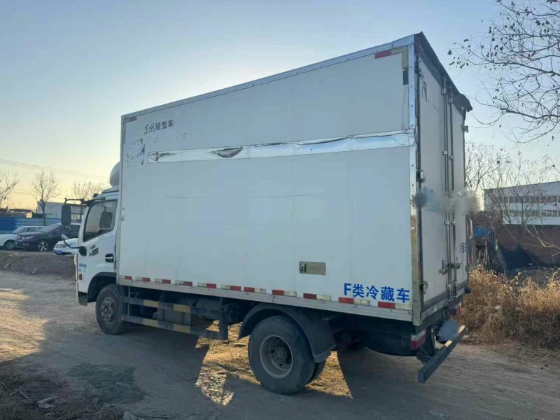 保定22年东风多利卡7