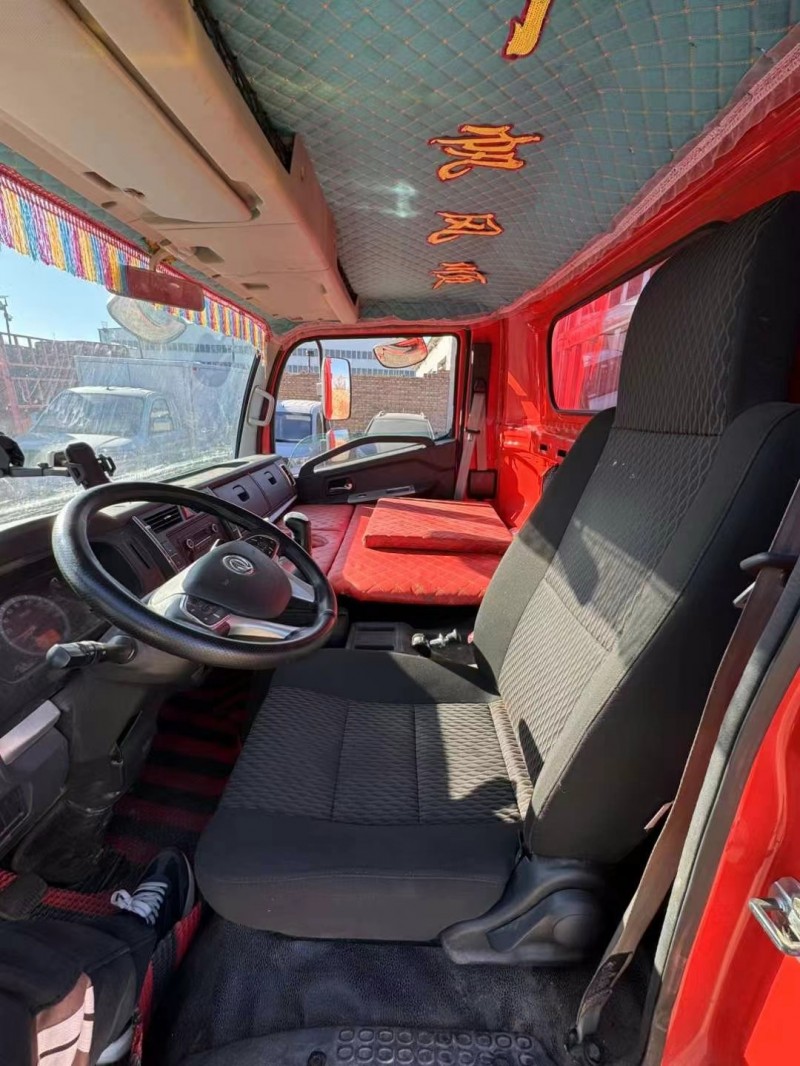 保定23年东风多利卡8