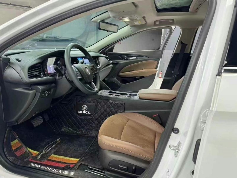 成都22年别克君威5