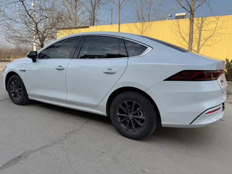 保定24年比亚迪秦5