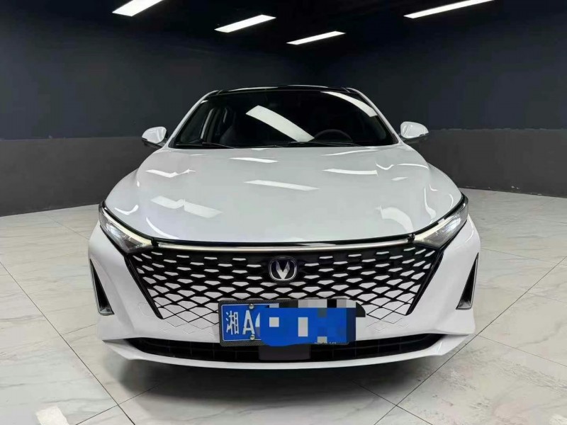 成都23年長安汽車睿騁1
