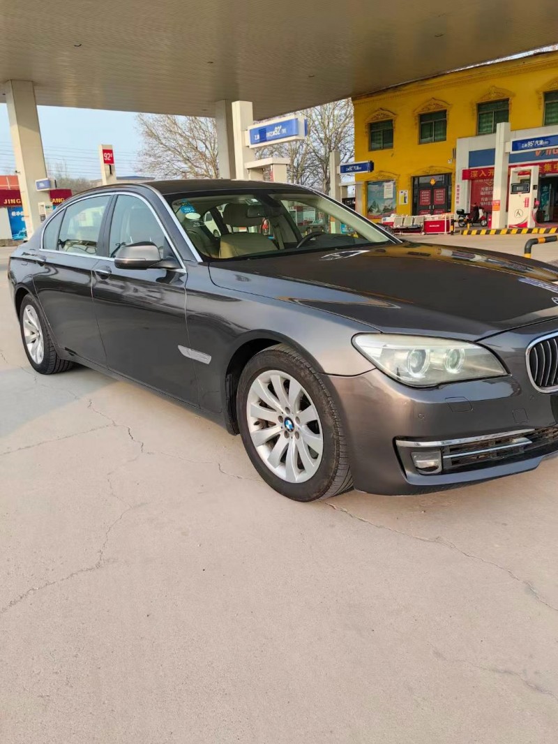 保定13年宝马7系2