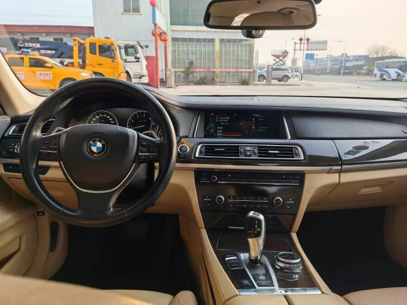 保定13年宝马7系5