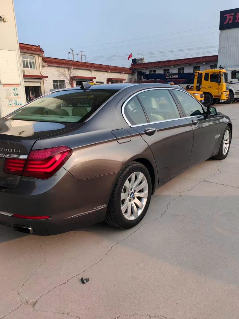 保定13年宝马7系7