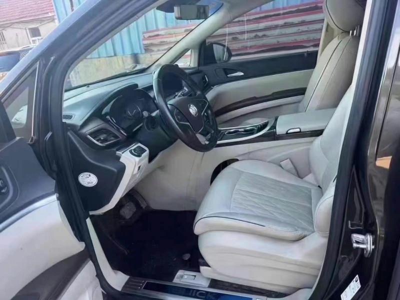 济宁21年别克GL85