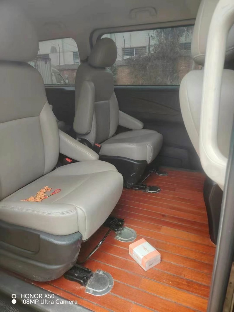 武汉23年东风菱智6