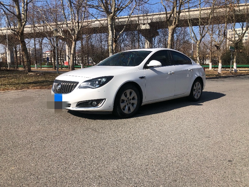 青岛15年别克君威8