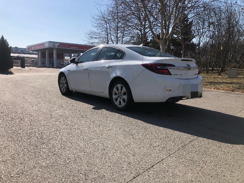 青岛15年别克君威9