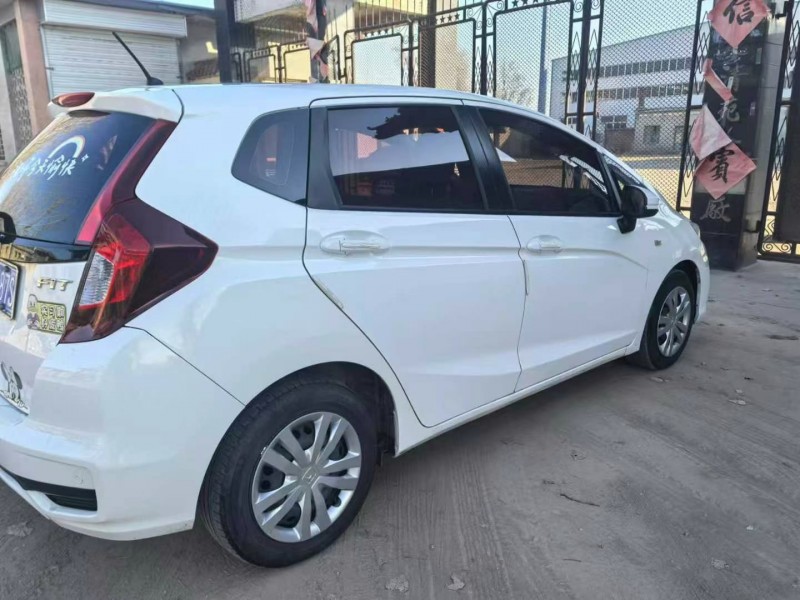 保定19年本田飞度4