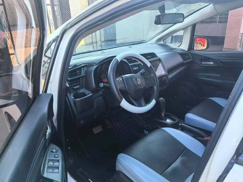 保定19年本田飞度8