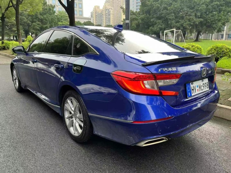 东莞18年本田雅阁4