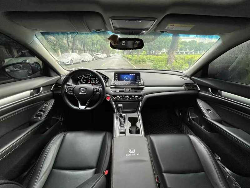 东莞18年本田雅阁6