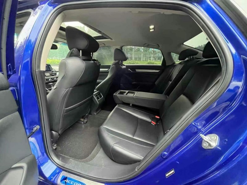 东莞18年本田雅阁8