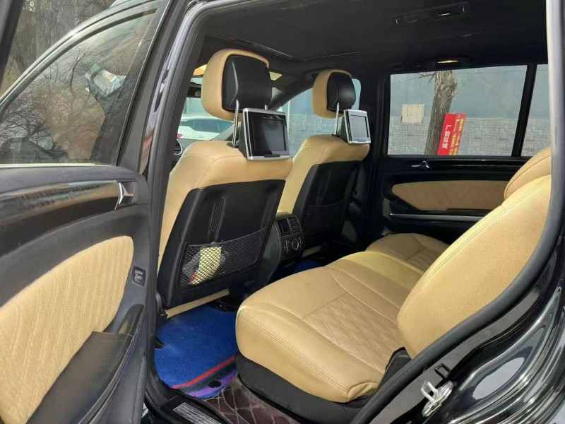 保定12年奔驰GL8