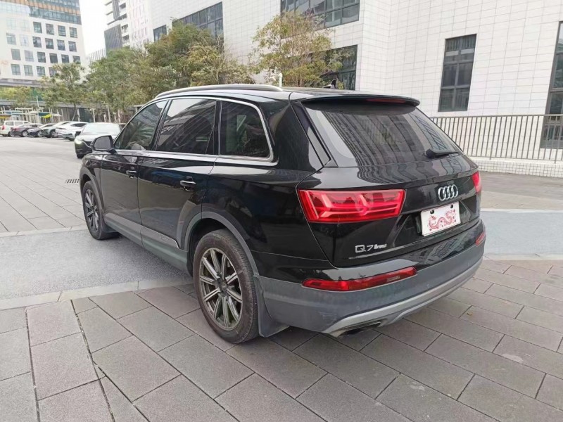佛山17年奥迪Q74