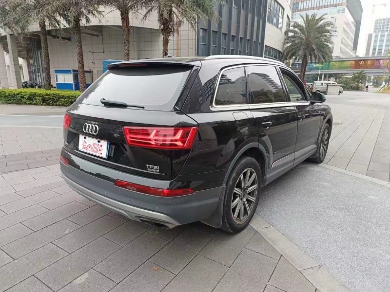 佛山17年奥迪Q75