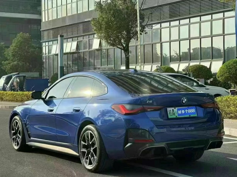 深圳23年寶馬i43