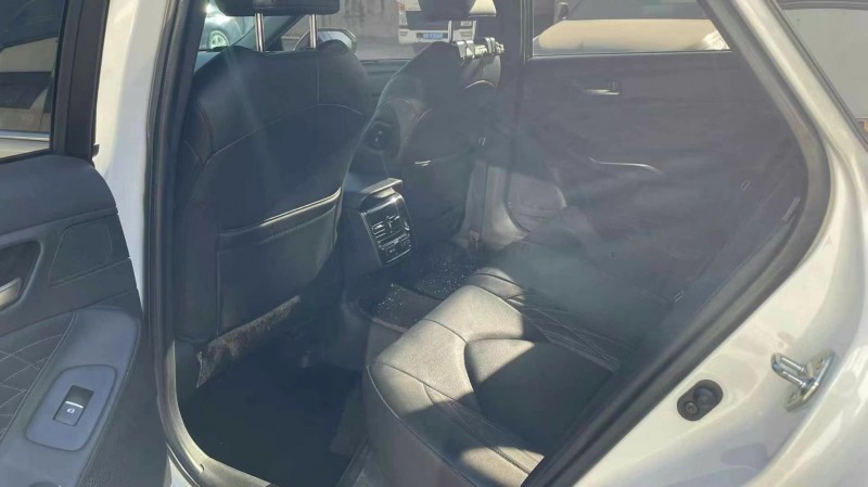 保定20年丰田亚洲龙8