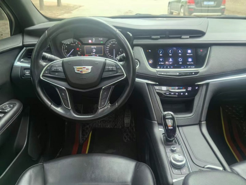 保定20年凯迪拉克XT56