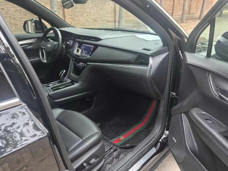 保定21年凯迪拉克XT66