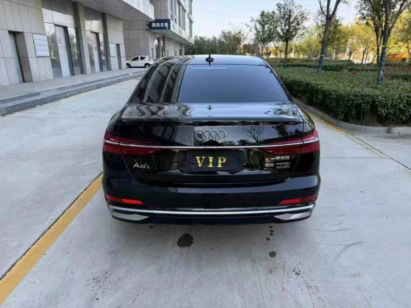 济宁23年奥迪A6L9