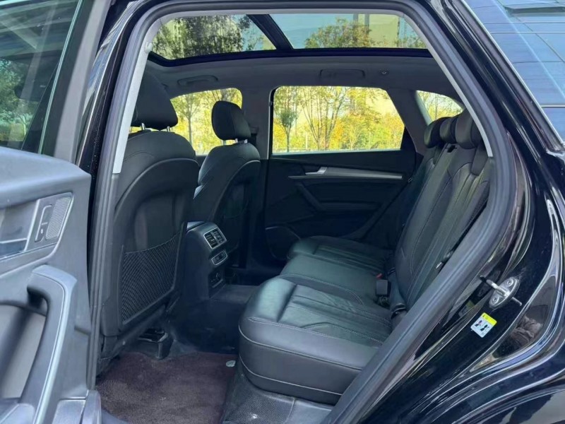 济宁21年奥迪Q54