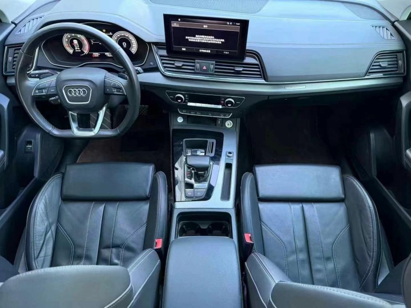 济宁21年奥迪Q56