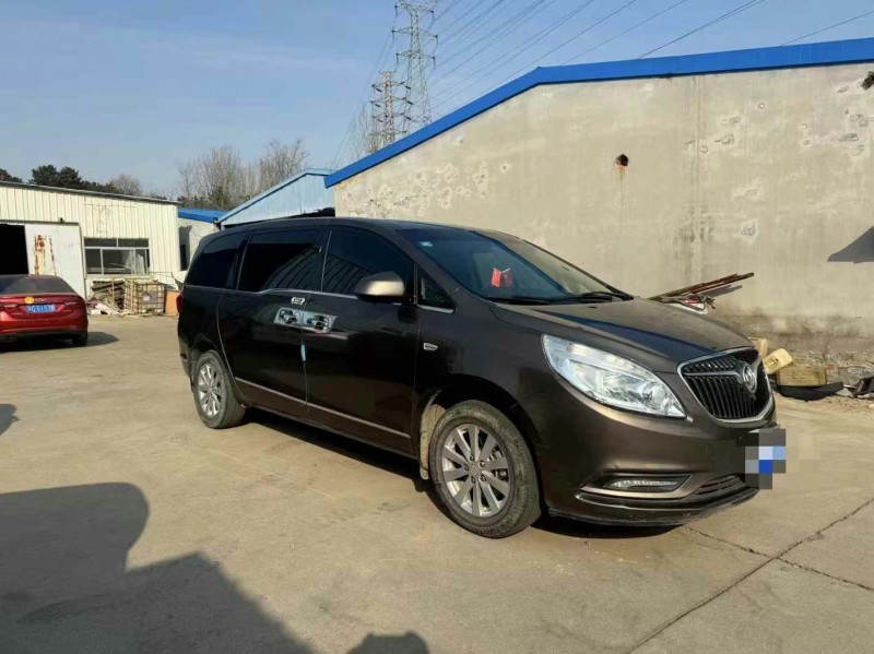 济宁17年别克GL82