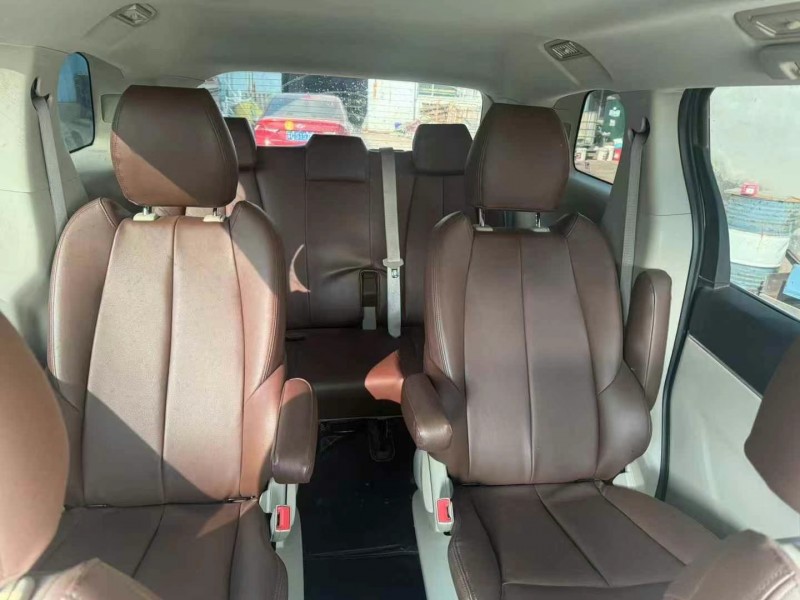 济宁17年别克GL85