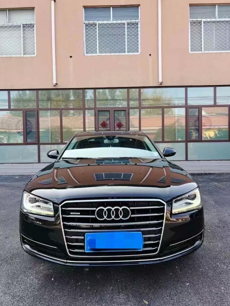 济宁16年奥迪A8L1