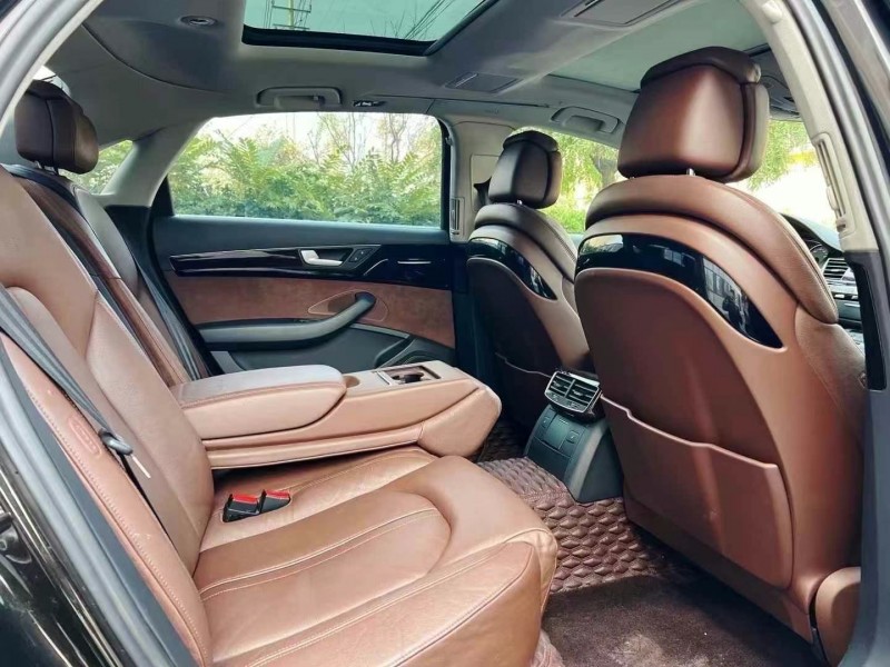 济宁16年奥迪A8L3