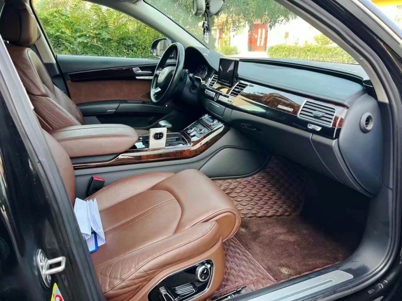 济宁16年奥迪A8L4