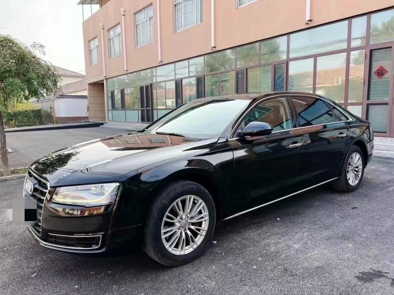 济宁16年奥迪A8L6