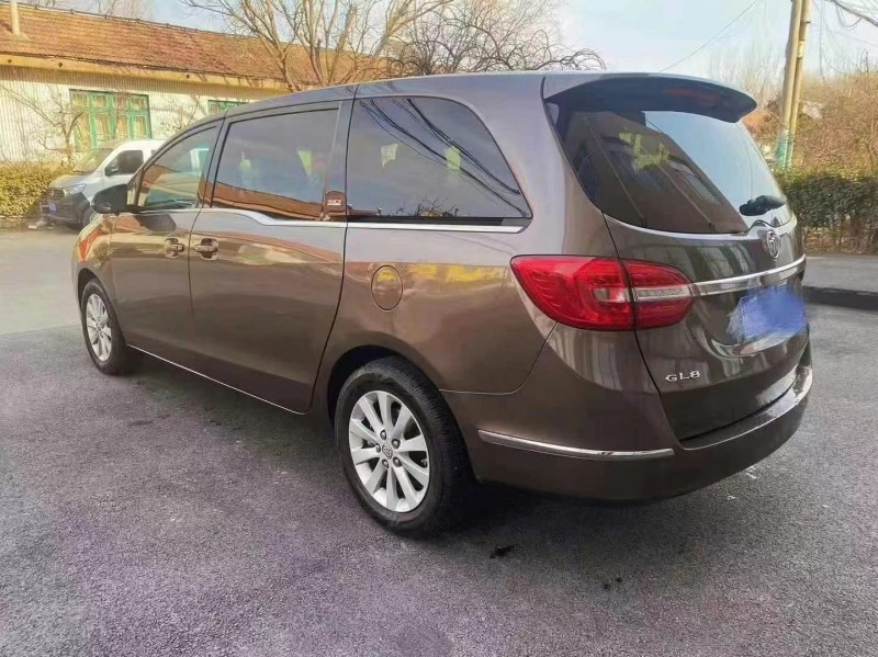 济宁16年别克GL86