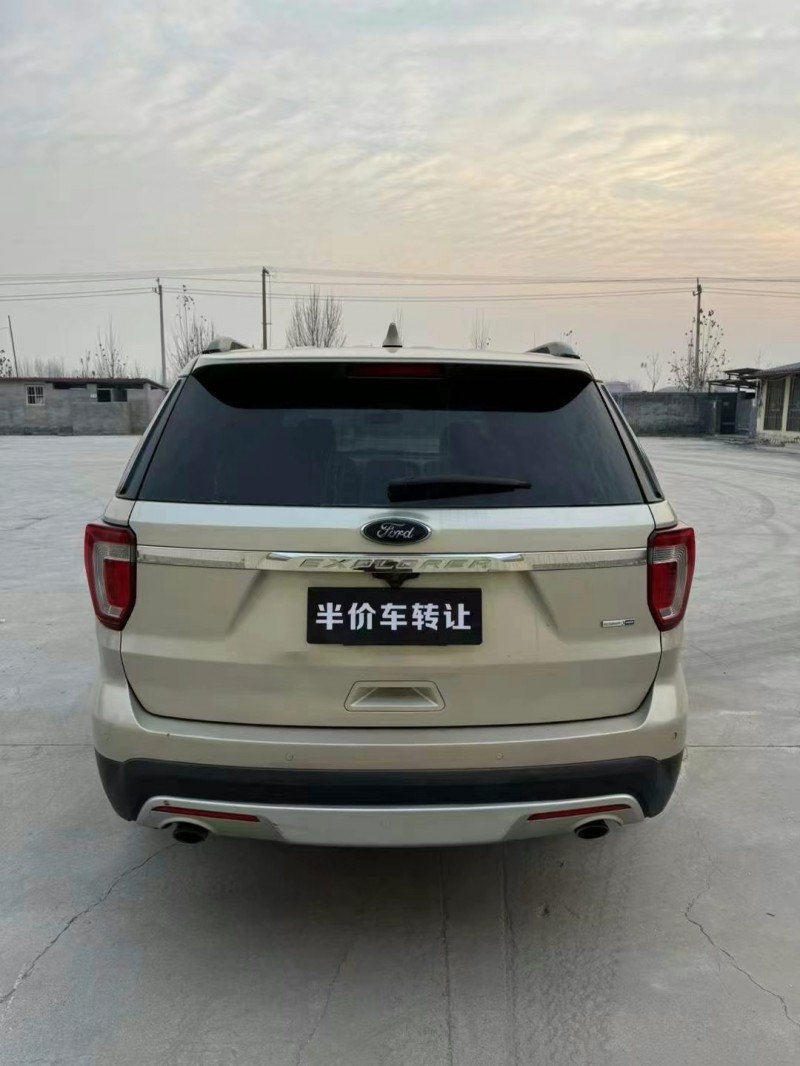 济宁17年福特探险者5