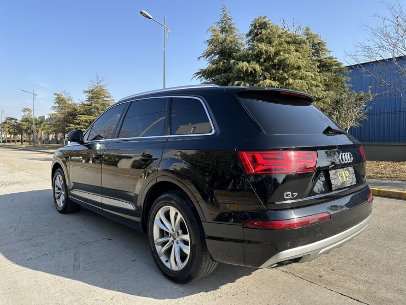 盐城17年奥迪Q79