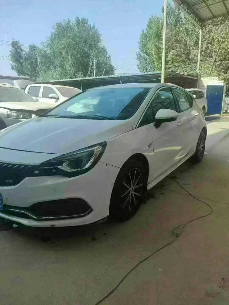 保定17年别克威朗3