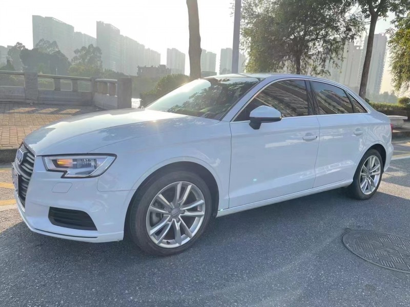 广州18年奥迪A33